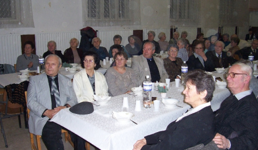 Ünnepeltek a nyugdíjasok Ez évben is ünnepeltek a nyugdíjasok, 2009 december 13-án